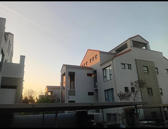 1 BEDROOM APARTMENT FOR SALE IN BRYANSTON